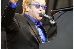 eltonjohn_julie_9977__062716900_0947_05072013