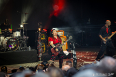 Nathan_Jenny-With-The-Band-01