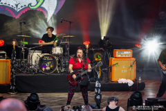 Nathan_Jenny-With-The-Band-02