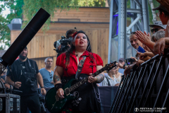 Nathan_Jenny-With-The-Band-04