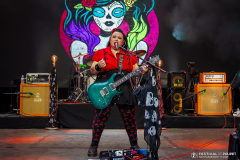 Nathan_Jenny-With-The-Band-07