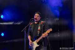 Nathan_Jenny-With-The-Band-23