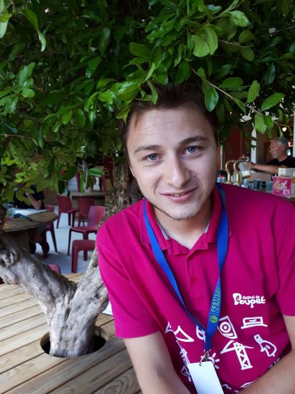 Baptiste, régisseur de soirée